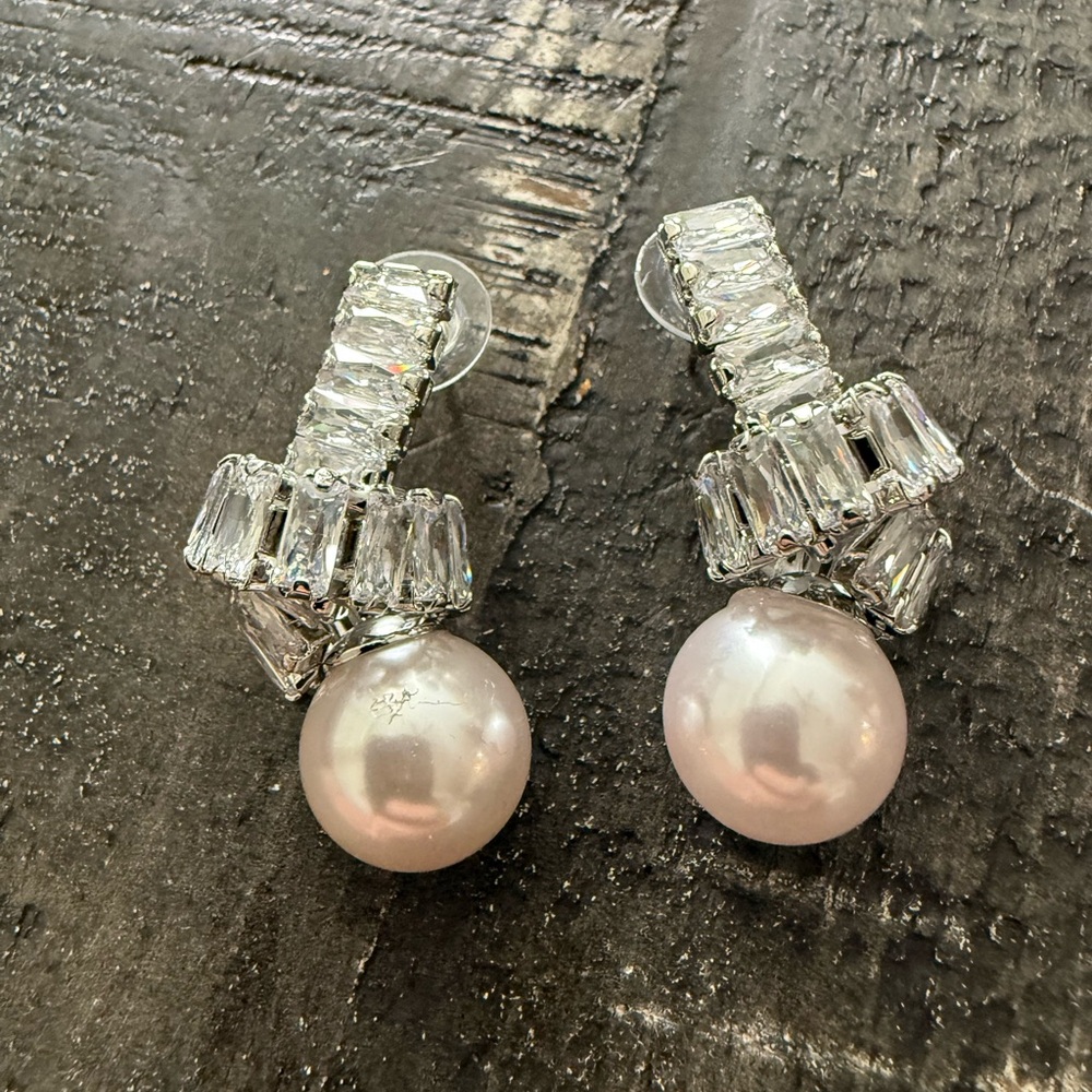 Elegant Pearl & Cubic Zirconia Drop Earrings - Silver with Cream Pearls - Picture 4 of 5
